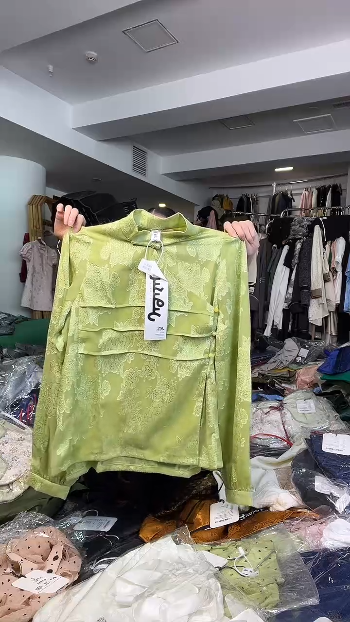 防晒       M码       80-105斤