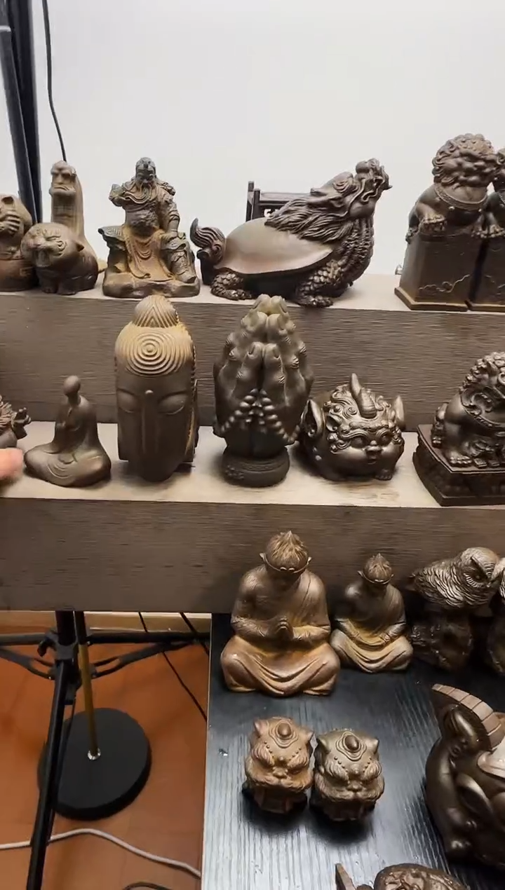 铁蒙****厂实心铁艺摆件~~站石头大青蛙（锈色）