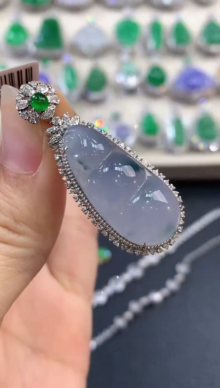 【闪购商品】翡翠吊坠(不含链)18K金镶嵌 C116有色差