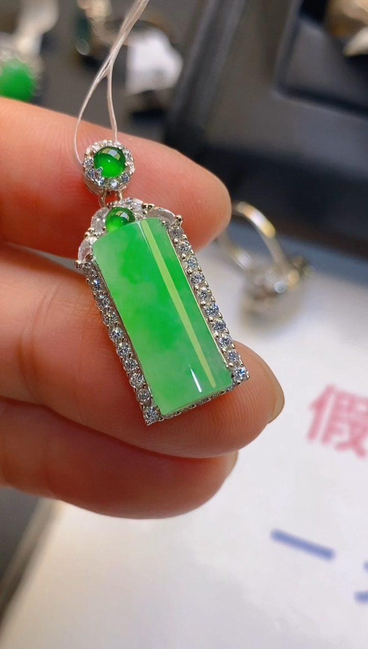 【闪购商品】翡翠耳饰银S925镶嵌天然A货翡翠1