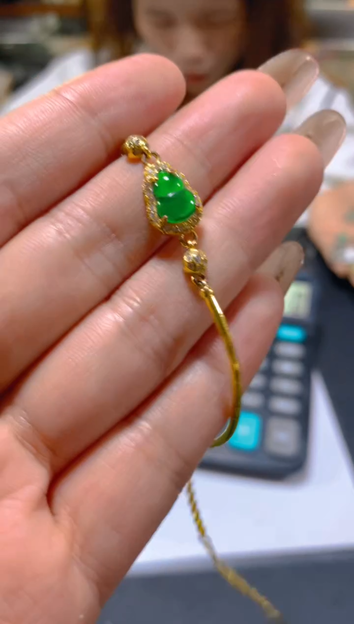 未镶嵌手链翡翠多样性发一