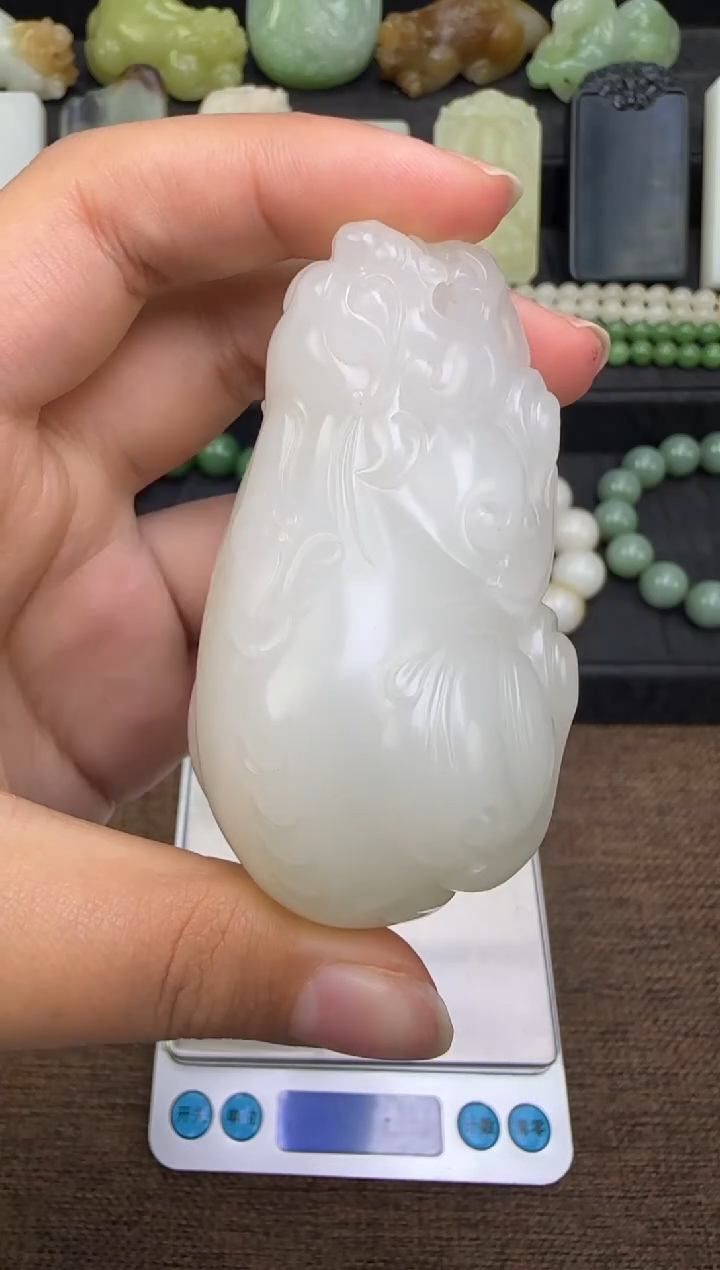 未镶嵌和田玉把件坐***闊把件