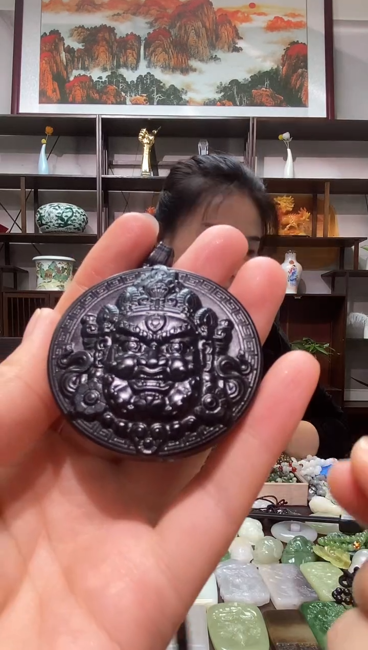 未镶嵌黑曜岩颈饰  