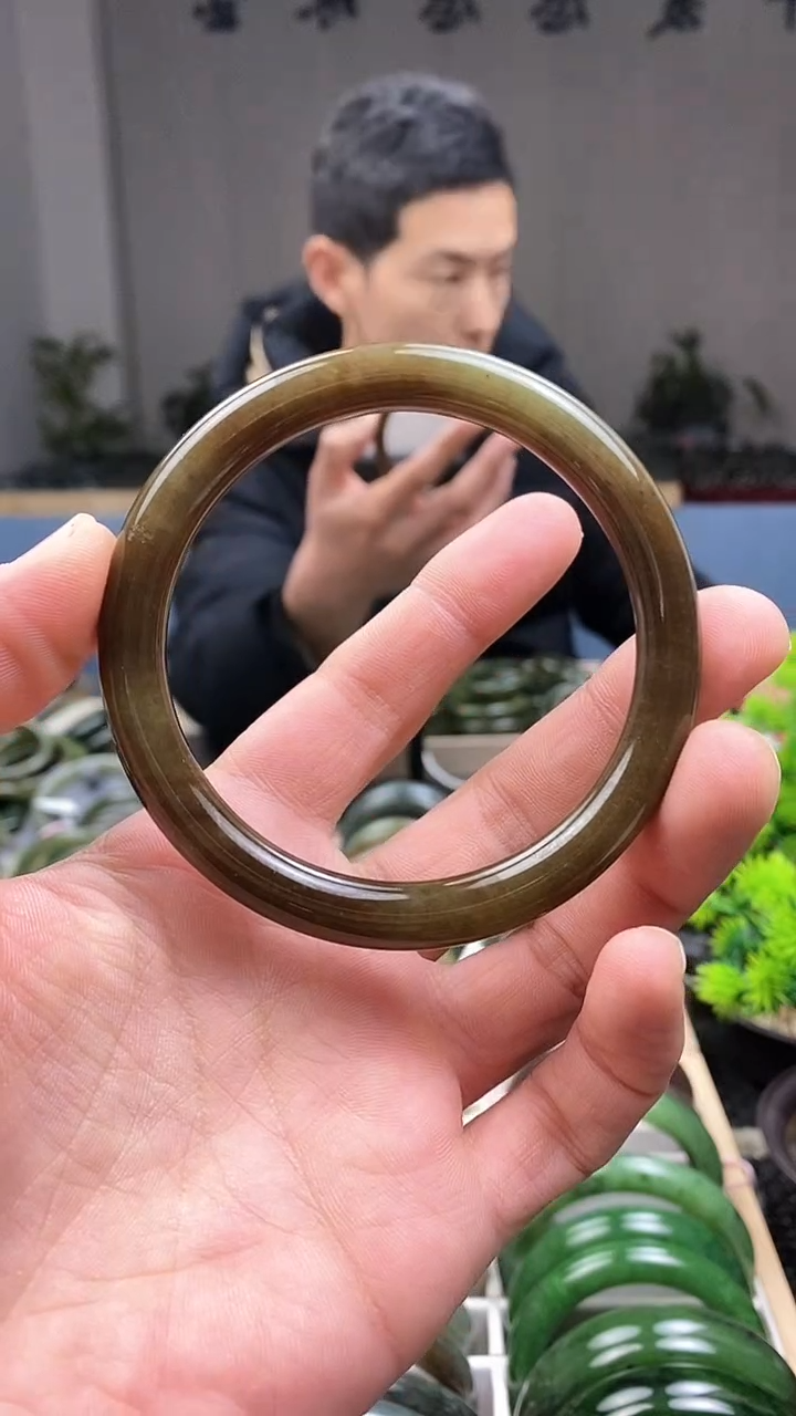 【闪购商品】和田玉手镯未镶嵌63.5