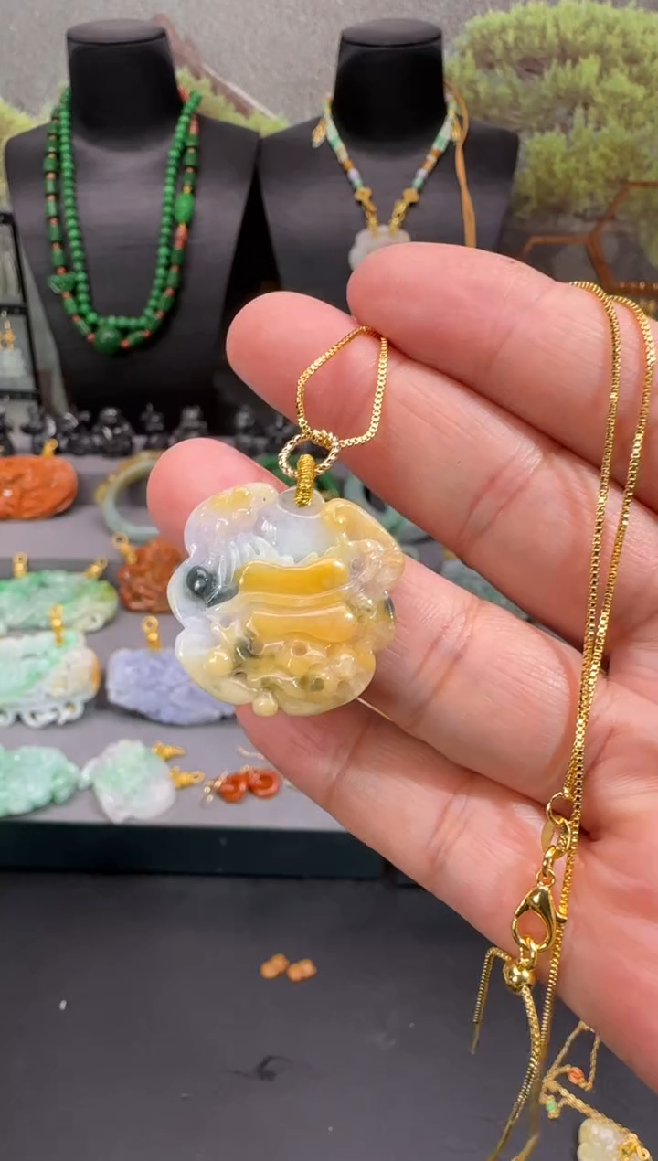 【闪购商品】翡翠颈饰未镶嵌牌子