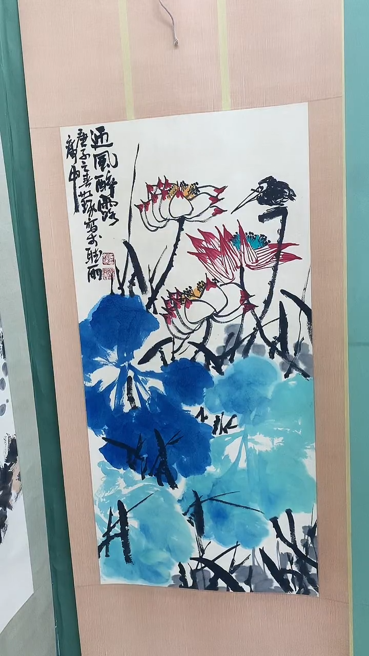 竖款精品三尺卷轴荷花
