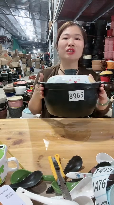 8965瑕疵黑锅带盖，，