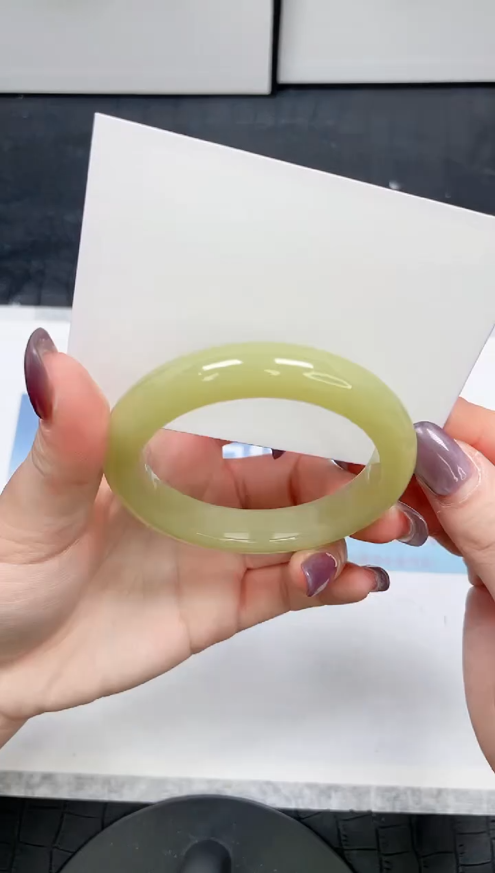 【闪购商品】石英质玉手镯未镶嵌100-53.8