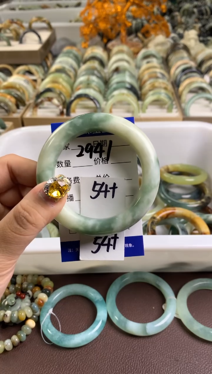 【闪购商品】蛇纹石玉手镯未镶嵌2941