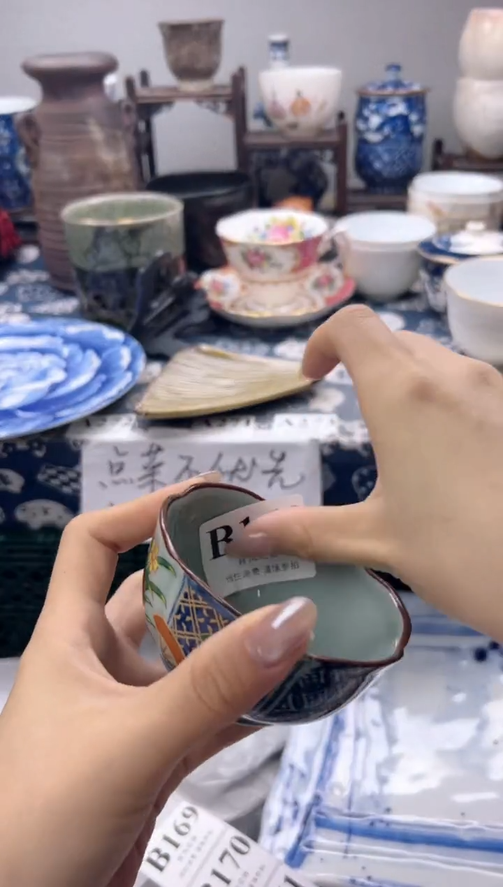 瓷片那**吖  B168