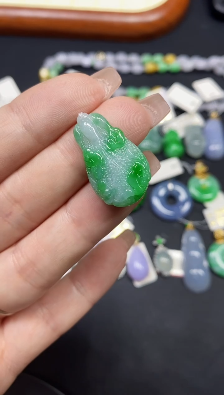 吊坠(不含链)未镶嵌翡翠白菜@@CMT