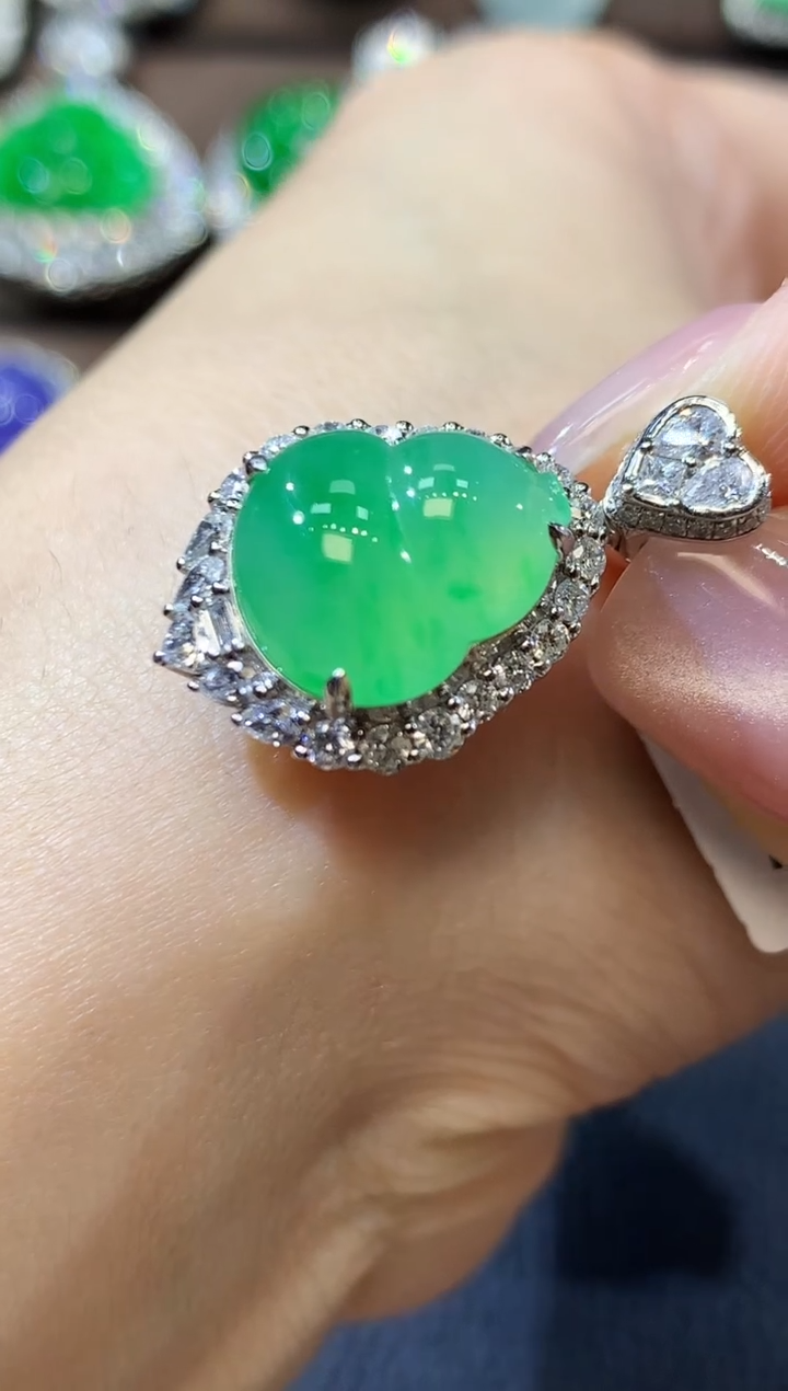 【闪购商品】翡翠吊坠(不含链)18K金镶嵌D45