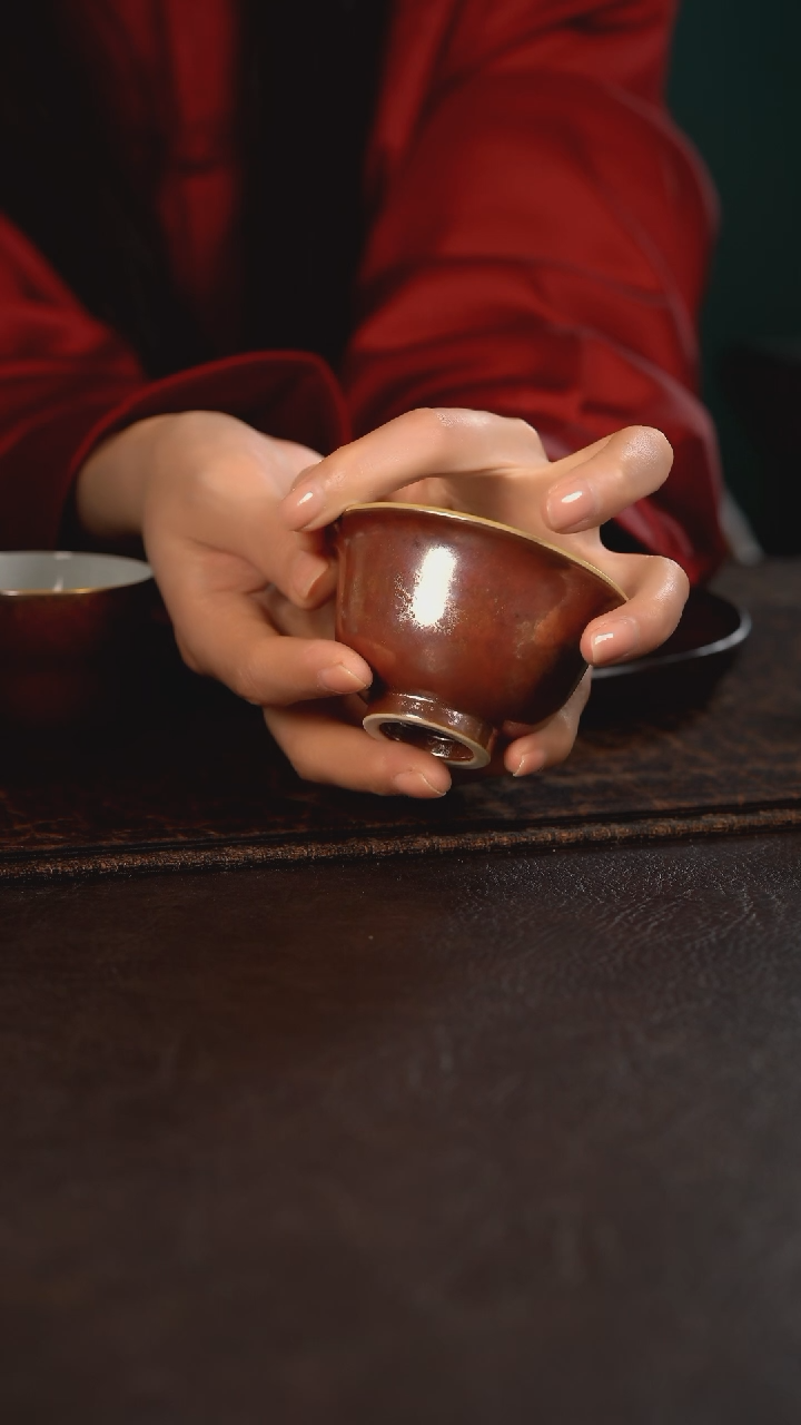 【闪购商品】杯聚澜堂红金花釉大压手杯