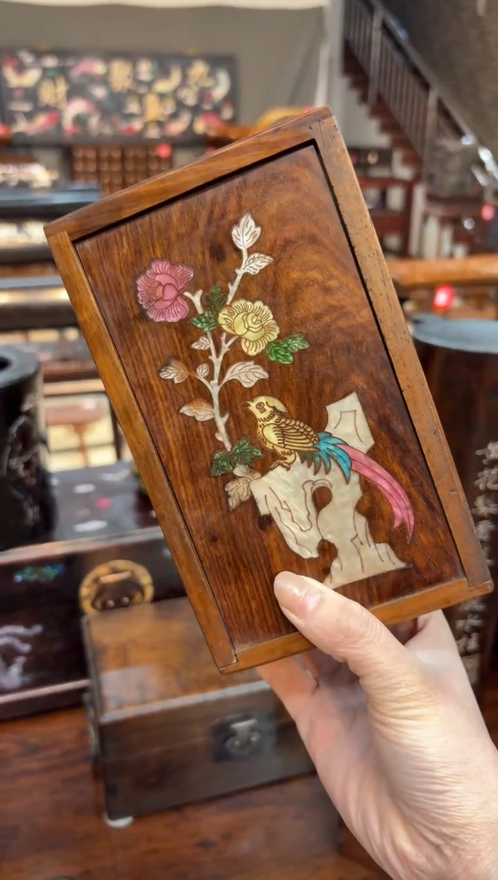 木黄花梨螺钿机关盒