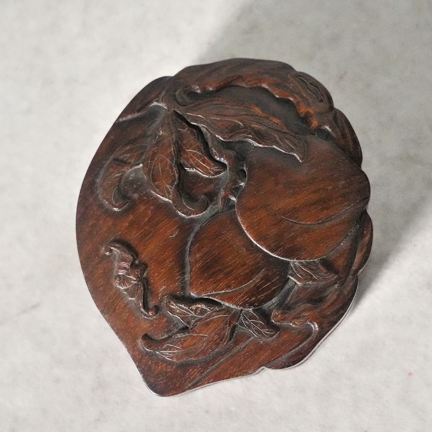 文华开物第222期拍品 16 清代 紫檀寿桃盖盒