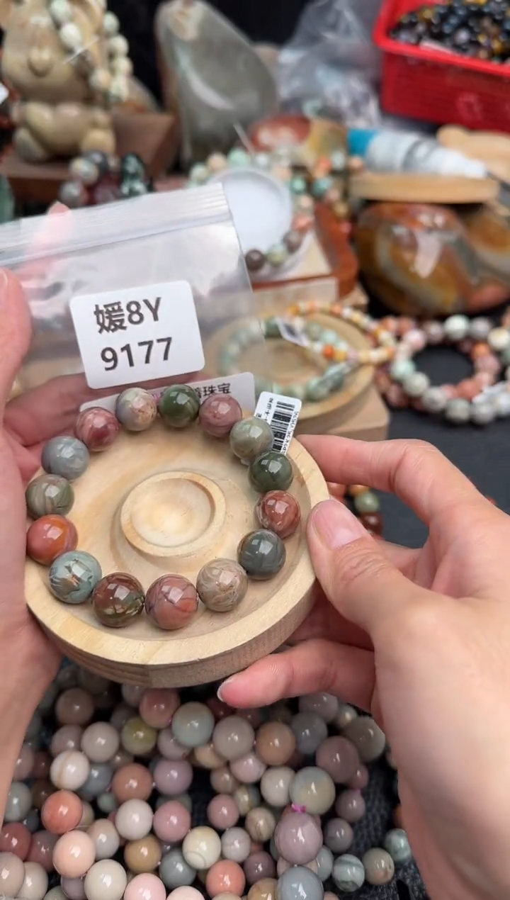 【闪购商品】石英质玉未镶嵌手链8Y9177