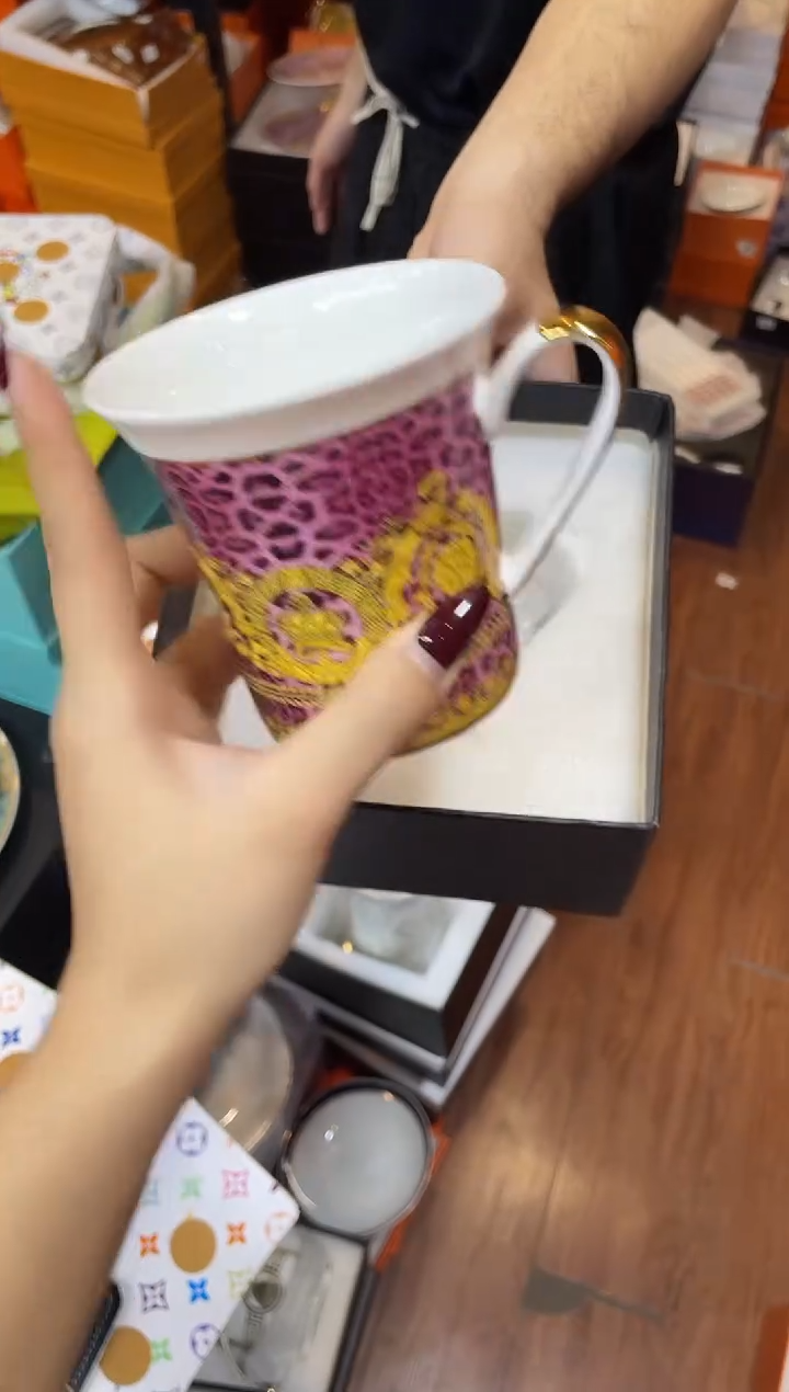 杯鸿辉家品牌瓷器，京东包邮！