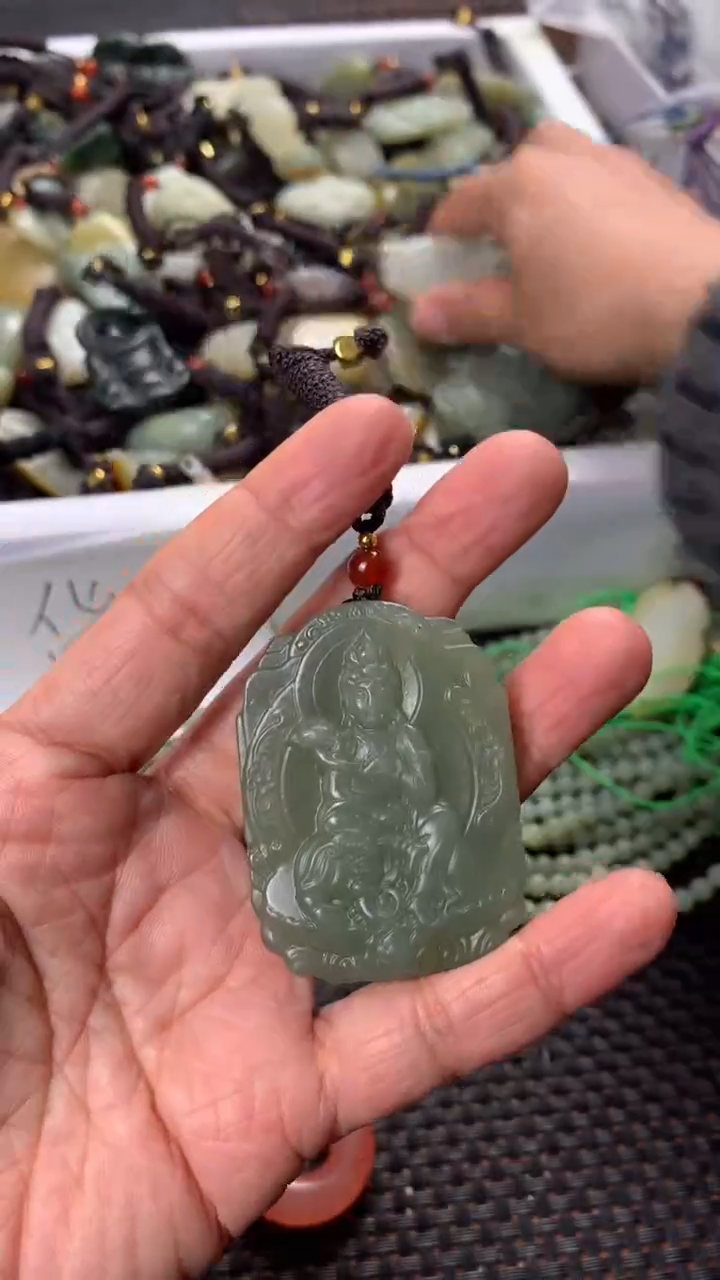 【闪购商品】和田玉颈饰未镶嵌多样性发货没有证书拍一发一有瑕