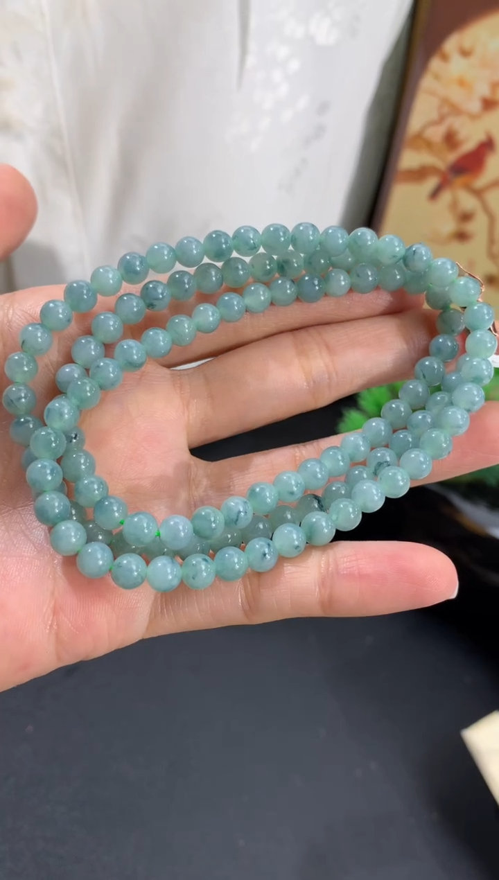 未镶嵌手串翡翠蓝底带飘花 卡5.6mm