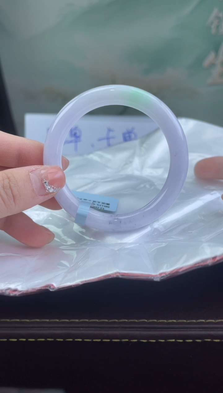 翡翠手镯未镶嵌1翡翠手镯