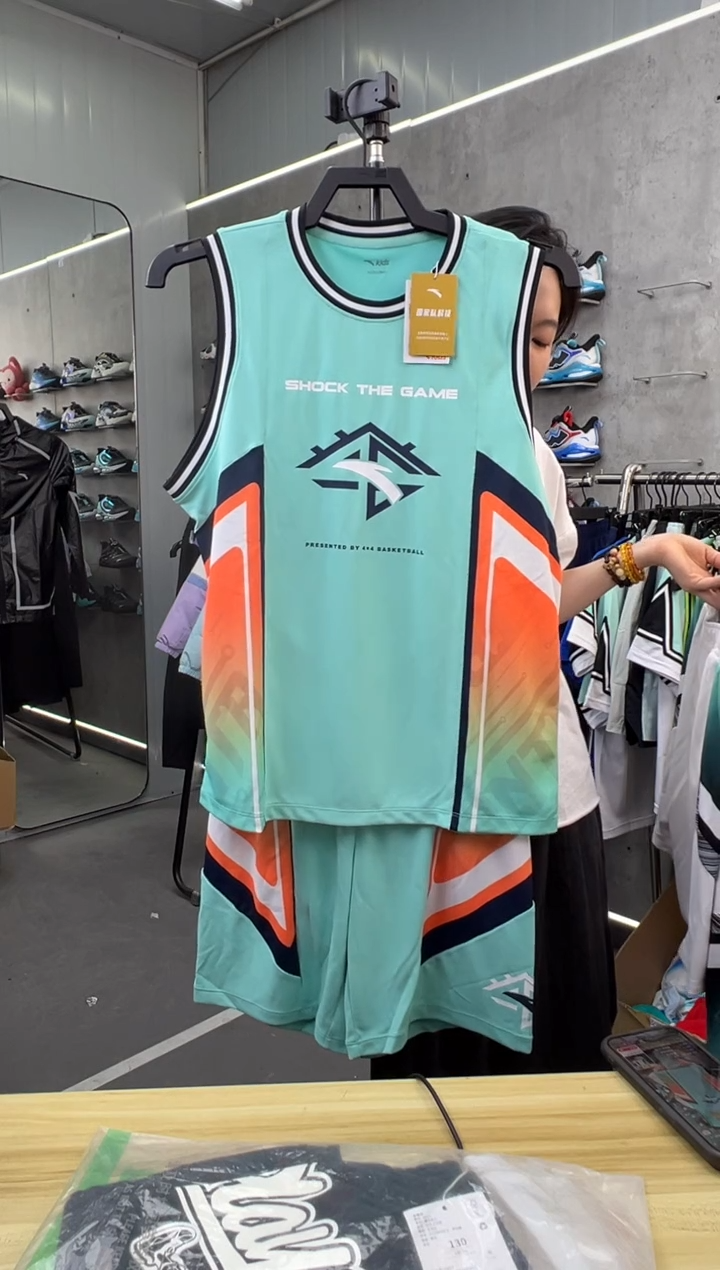 安踏儿童衣服尺码 ：150