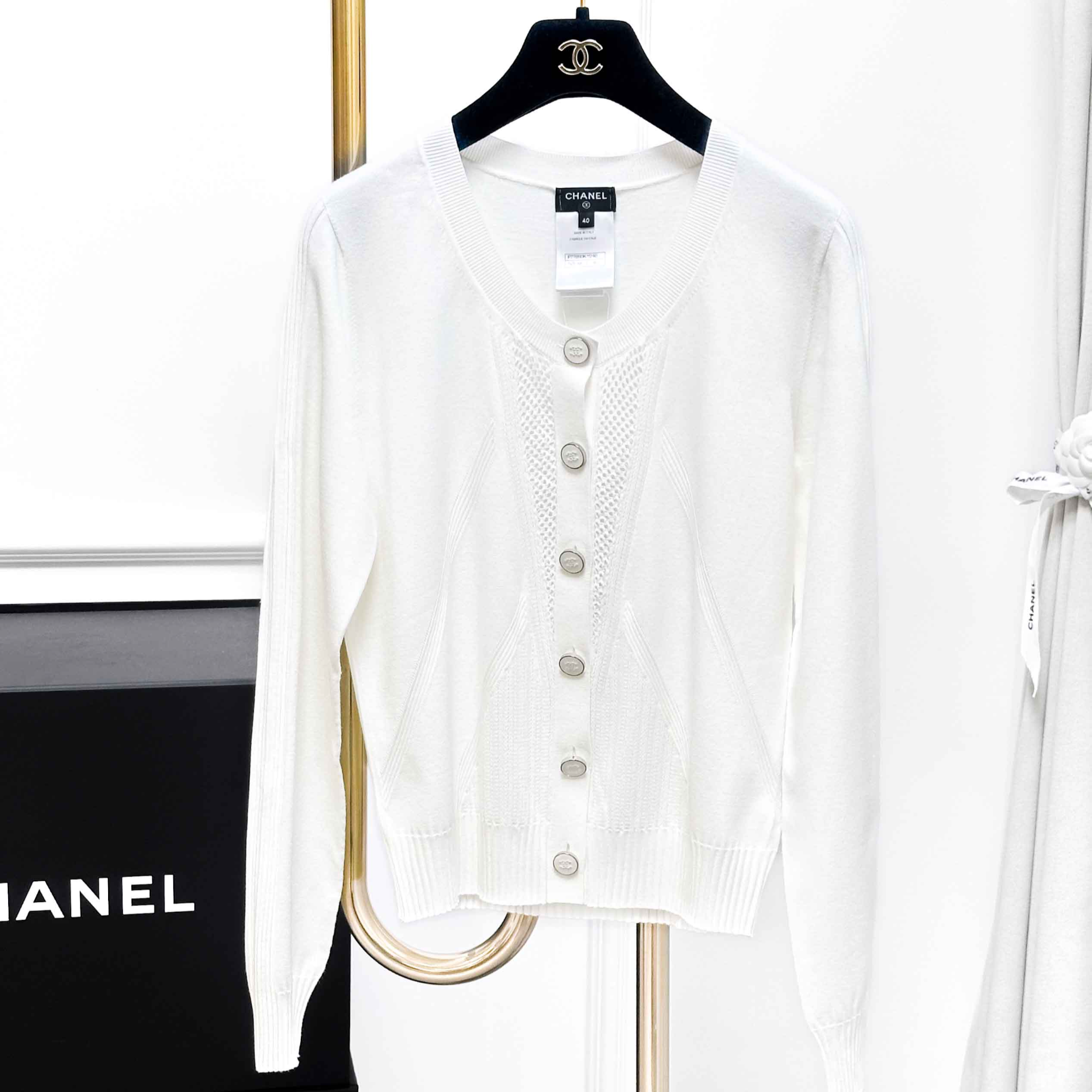 99新 Chanel/香奈儿 40码 白色 白色双C扣 长袖 针织 开衫 