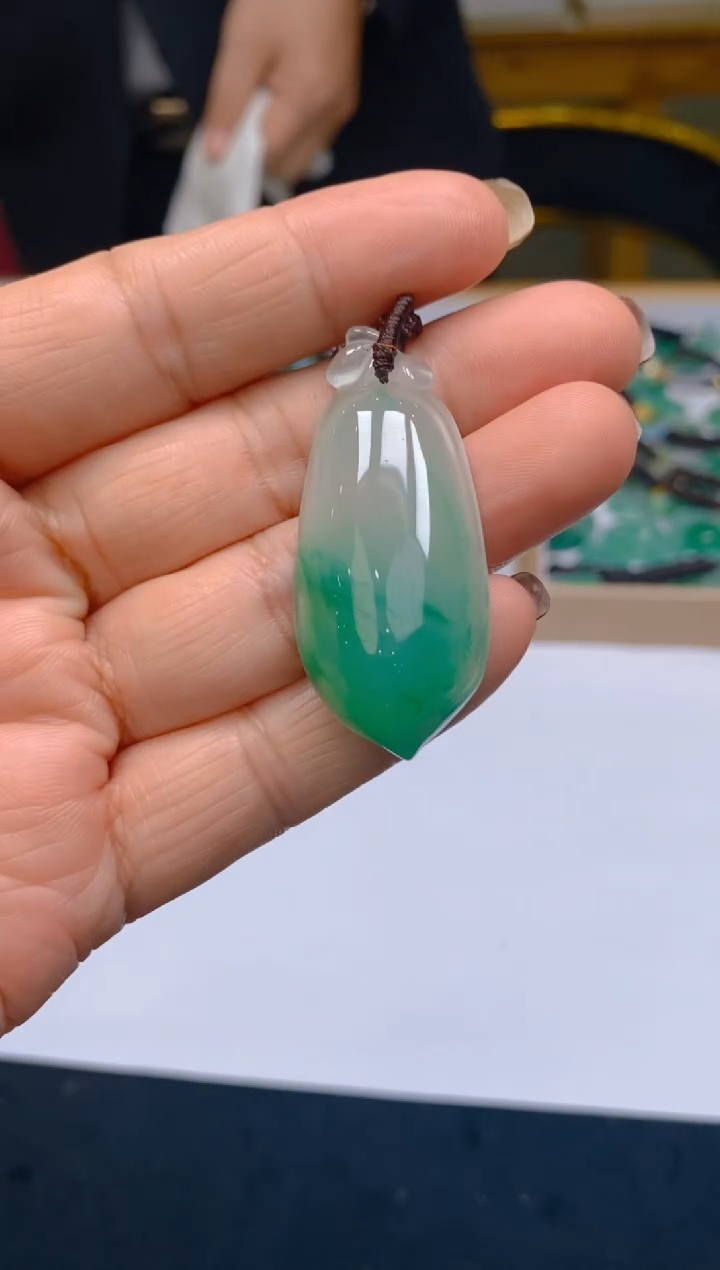 【闪购商品】石英岩玉颈饰未镶嵌冰美人非洲翠005