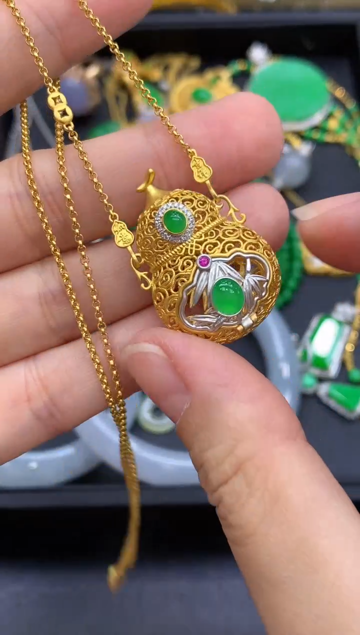颈饰18K金镶嵌翡翠658-中国好珍宝