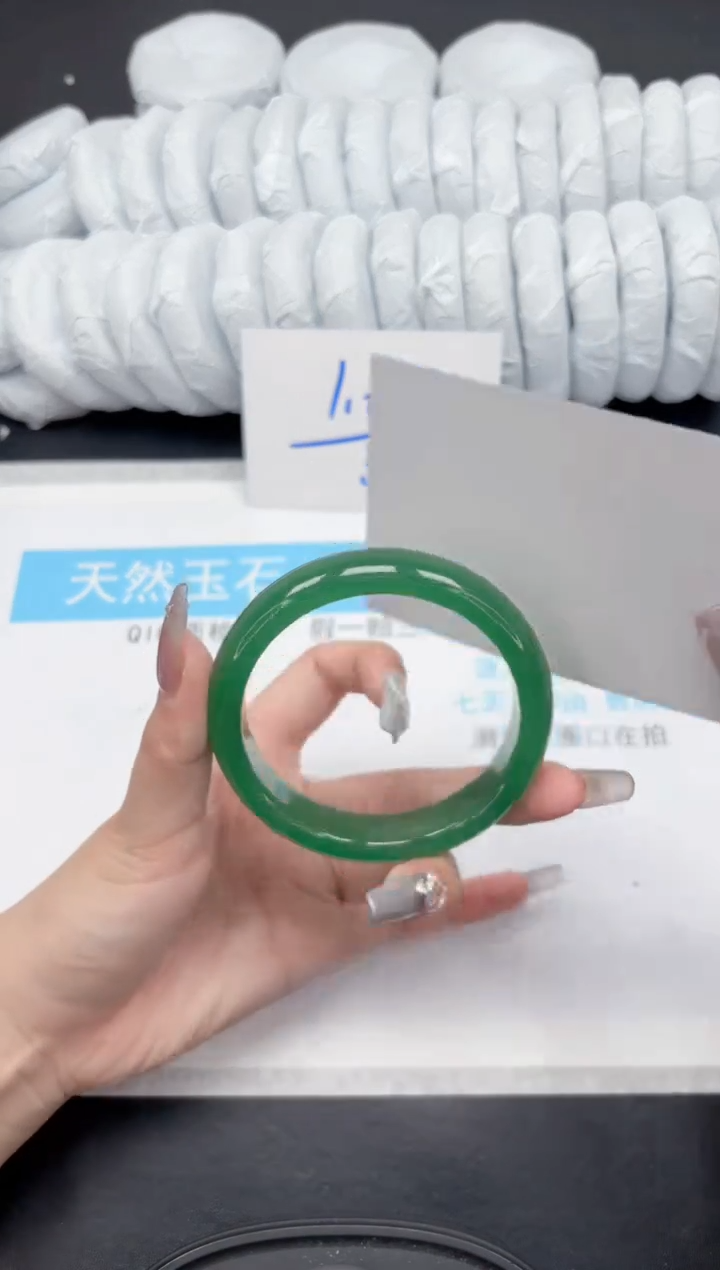 【闪购商品】石英质玉手镯未镶嵌134-58