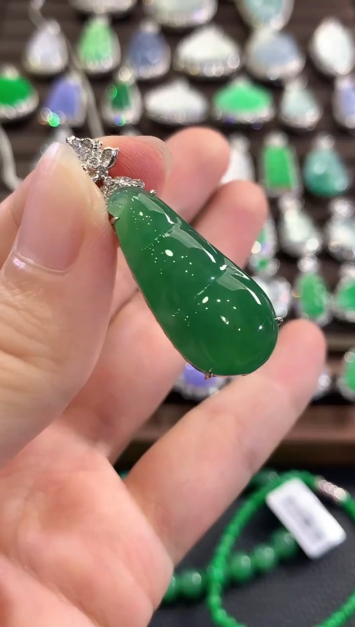 吊坠(不含链)18K金镶嵌翡翠b124