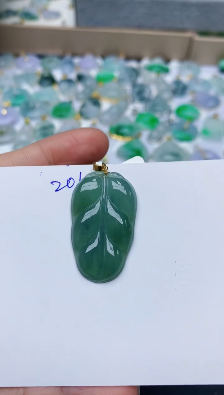 【闪购商品】翡翠颈饰18K金镶嵌天然翡翠A货    