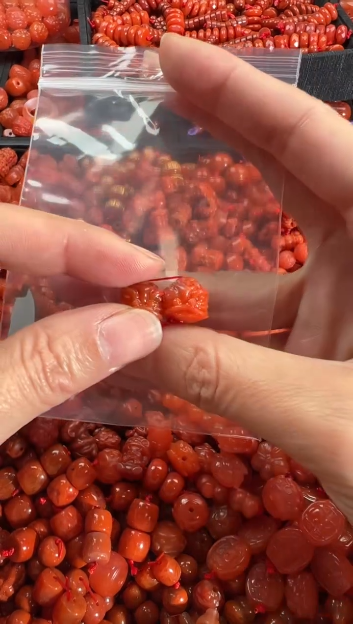 【闪购商品】南红玛瑙颈饰未镶嵌1