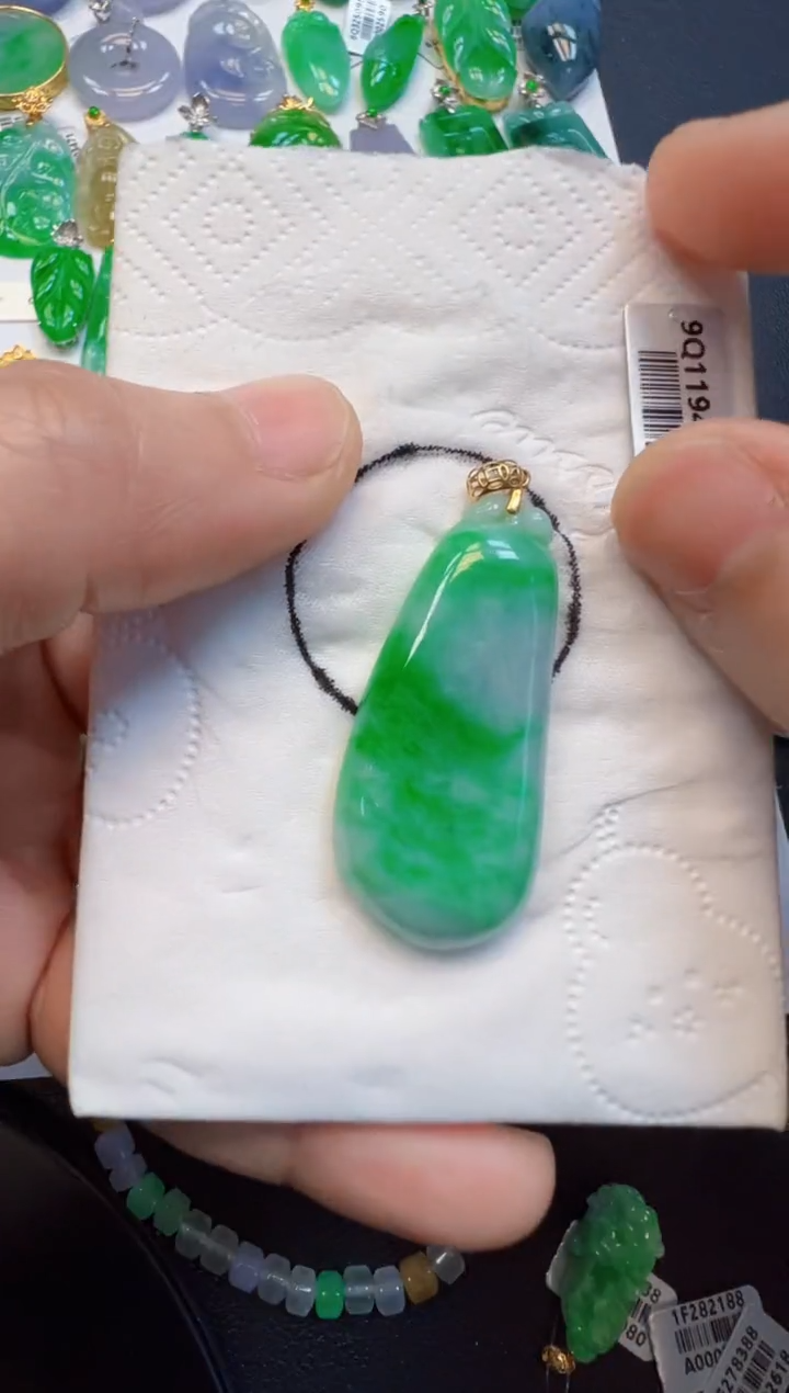 【闪购商品】翡翠吊坠(不含链)18K金镶嵌1500