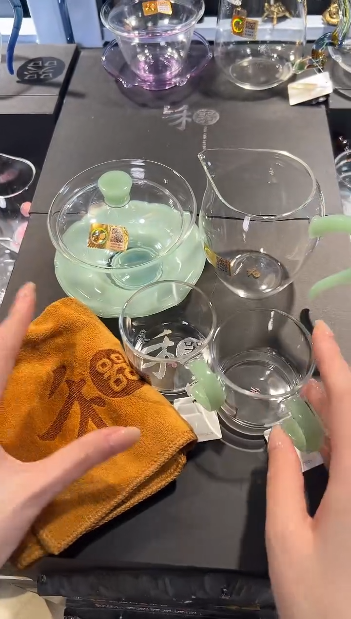 荷叶盖碗+怡然茶海+逸杯一对（浅玉色）