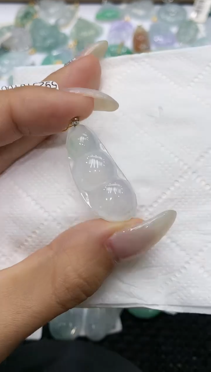 颈饰18K金镶嵌翡翠111111111111