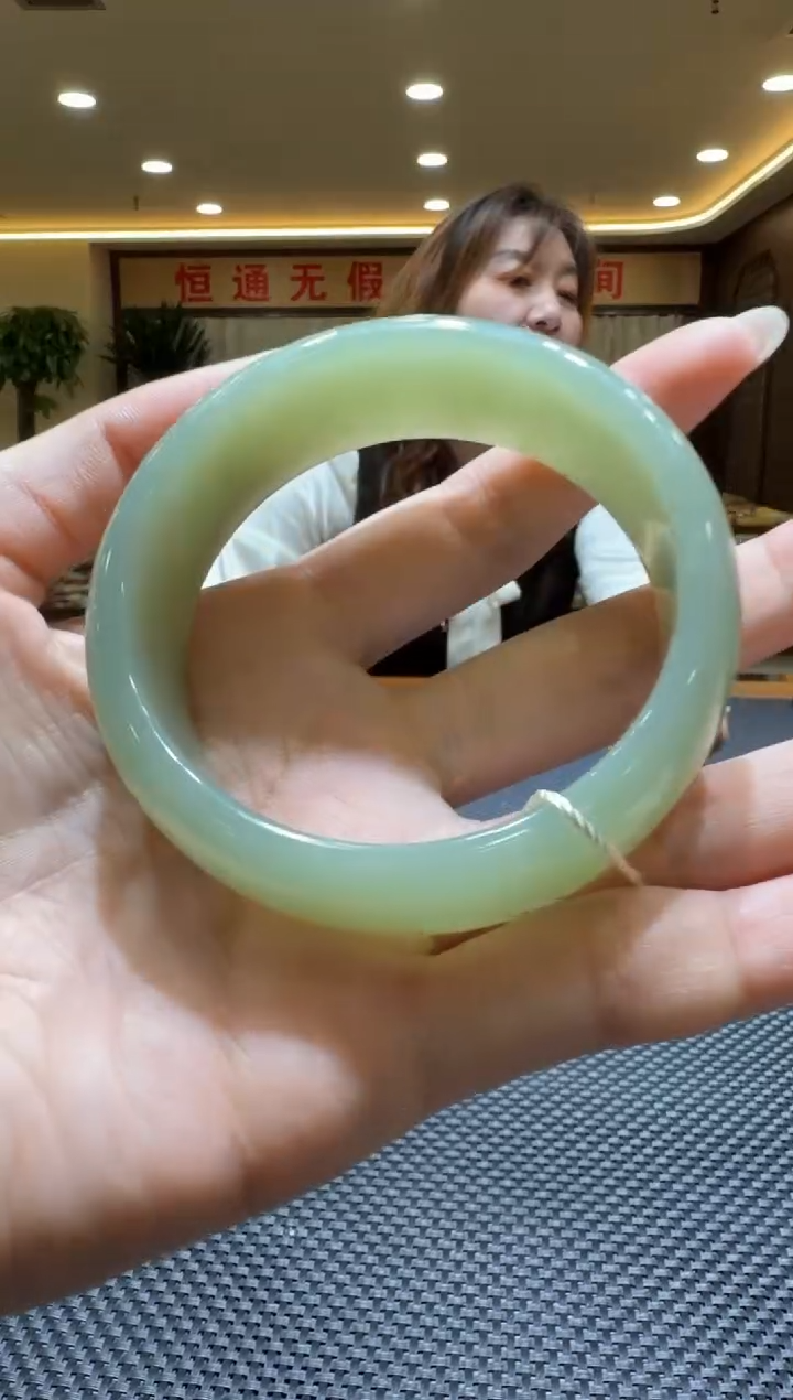 颈饰未镶嵌和田玉手镯59