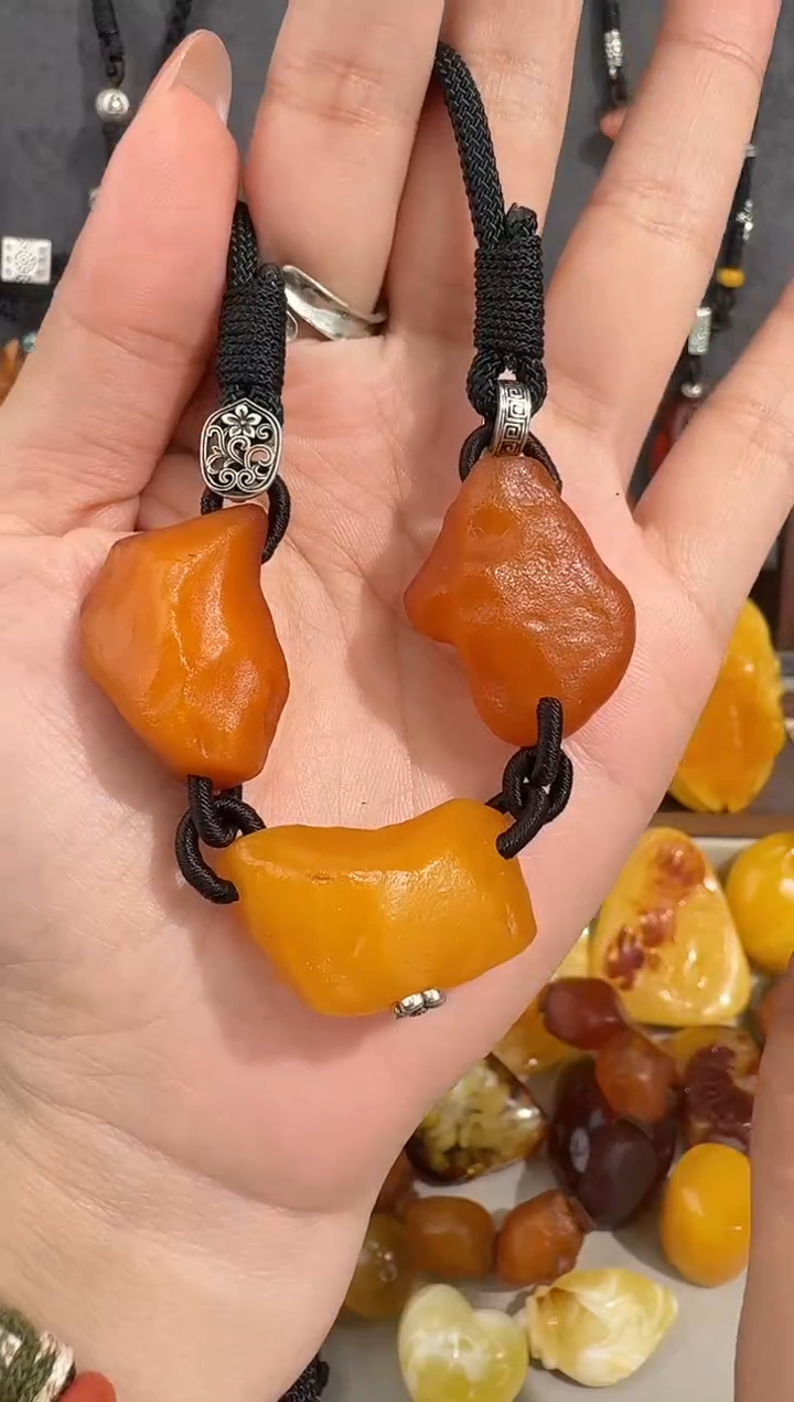 未镶嵌琥珀裸石琥珀