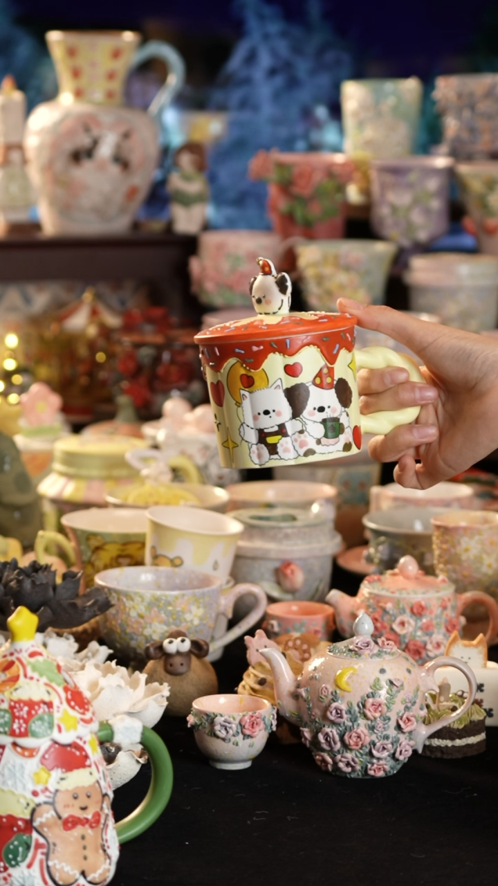 摆件陶景德镇釉下彩手绘设计师款陶瓷