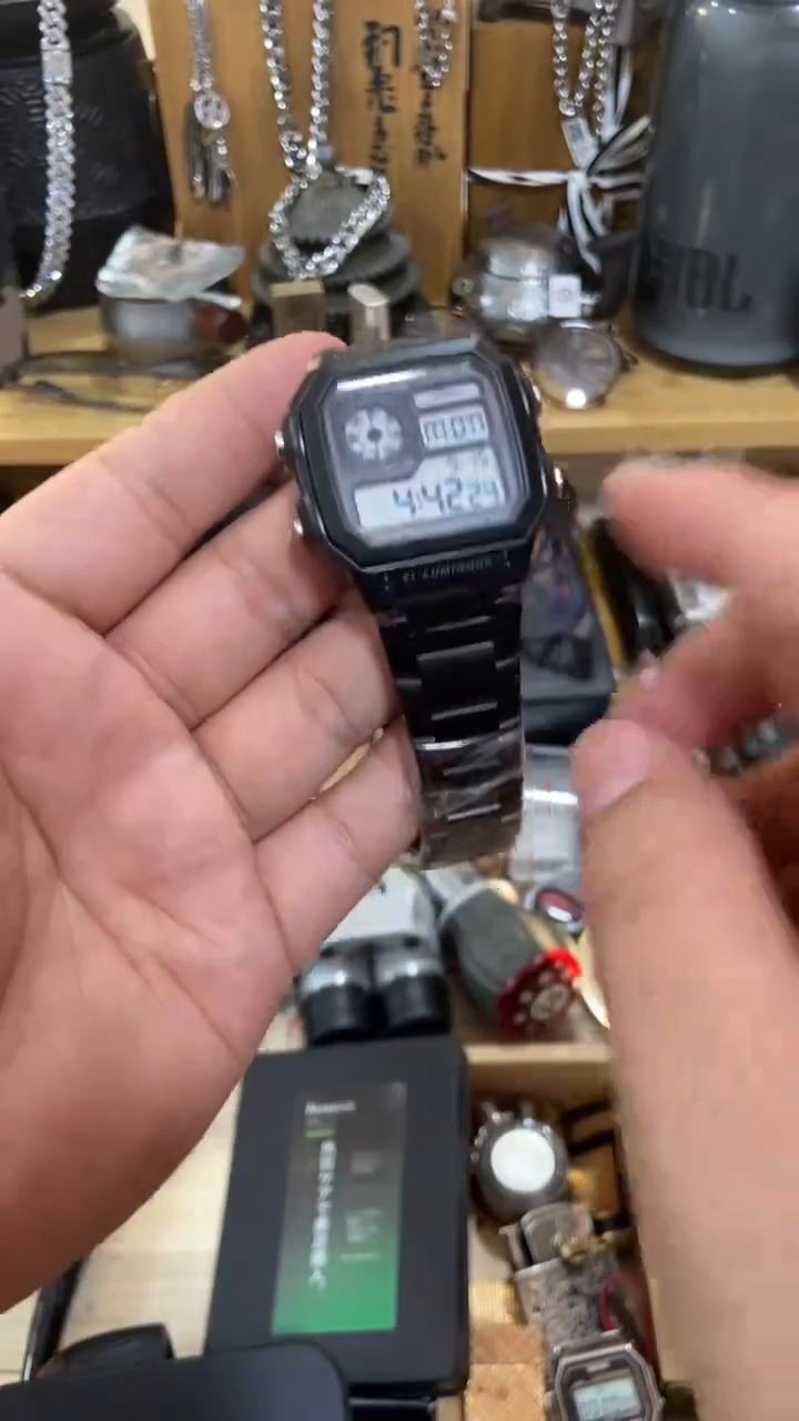 瓷片闪购商品  如图所示