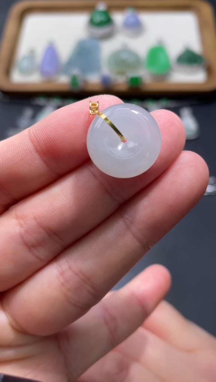 【闪购商品】翡翠颈饰18K金镶嵌28.........