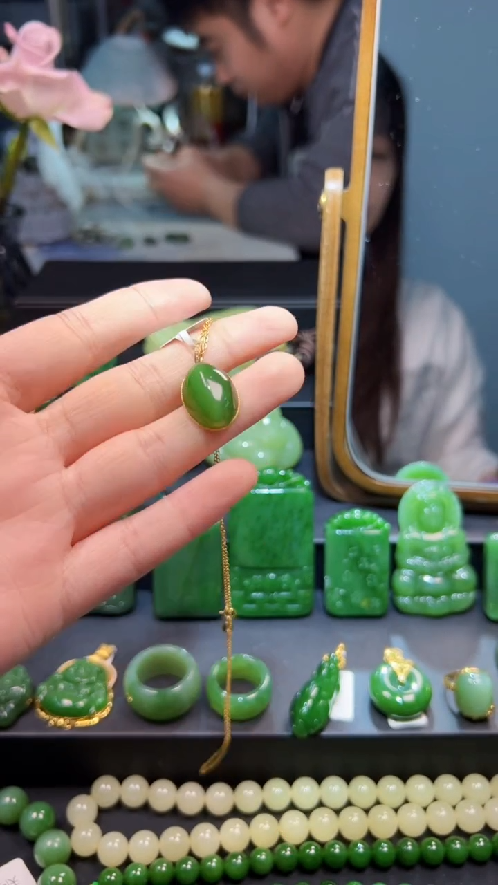 和田玉（碧玉）18K金镶嵌颈饰1
