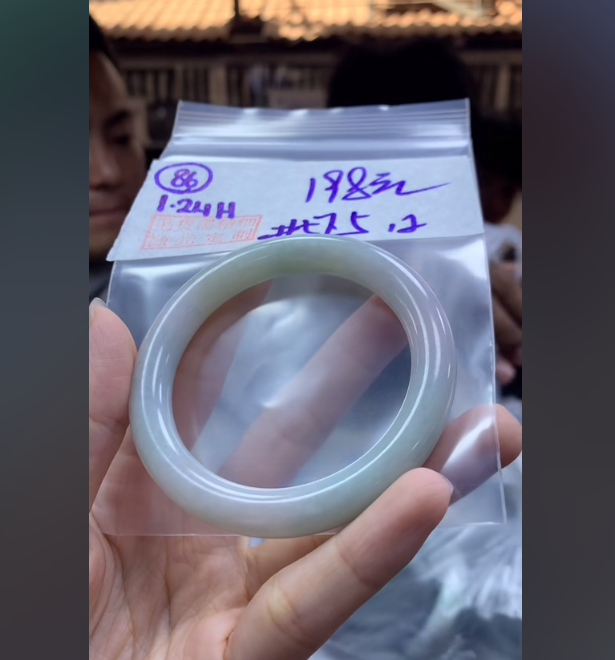 定制翡翠未镶嵌毛货需精细抛光86手镯57.5纹+198元+拍一发一