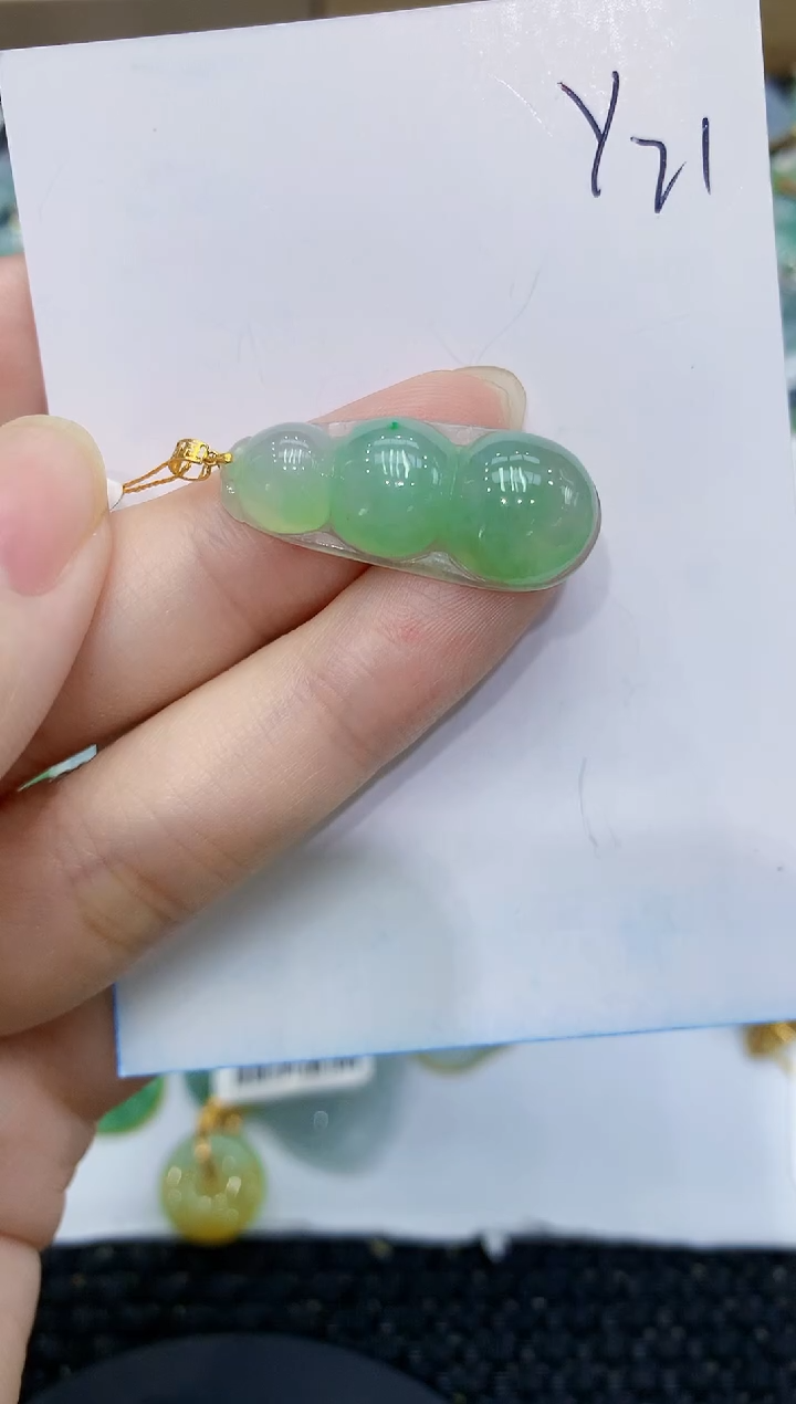 翡翠18K金镶嵌颈饰111111111