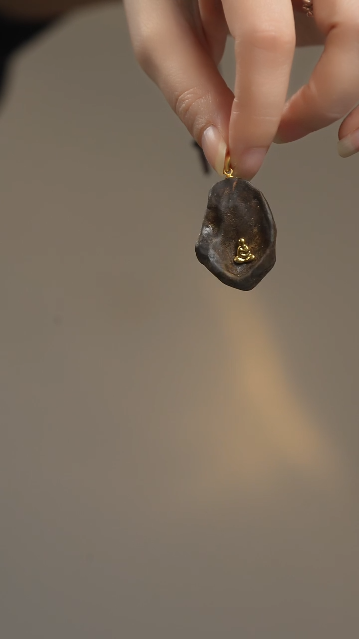 吊坠沉香全沉水留疤