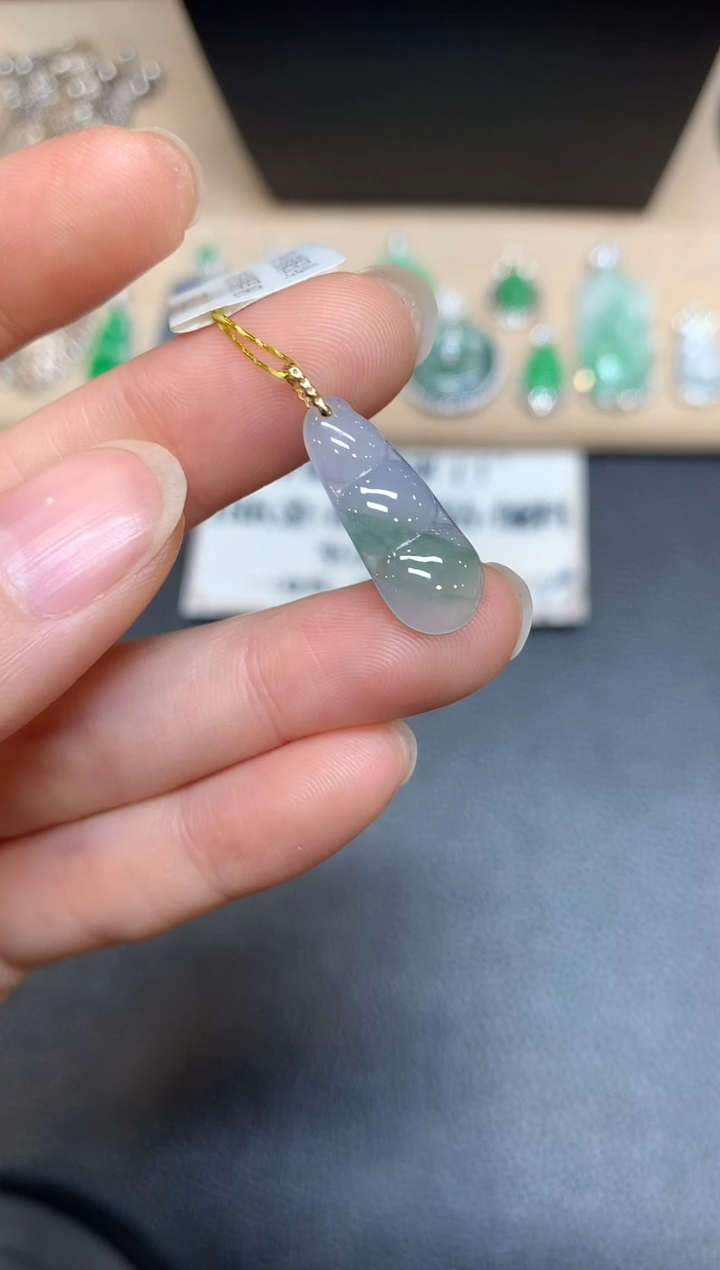 【闪购商品】翡翠颈饰18K金镶嵌福豆【无服务费多样性发其一