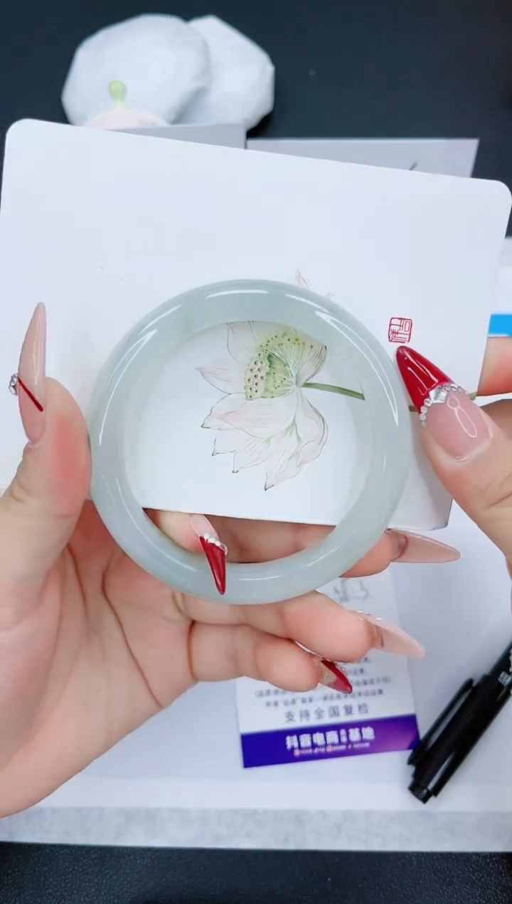 【闪购商品】石英质玉手镯未镶嵌222-58.3