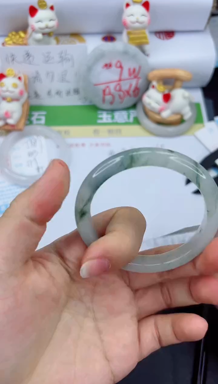 【闪购商品】石英质玉手镯未镶嵌520-55