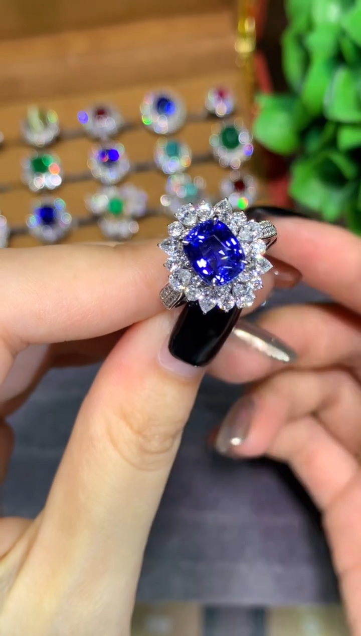 戒指蓝宝石18K金镶嵌2.65CT