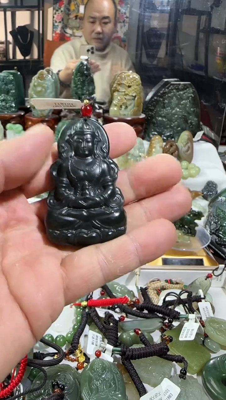 颈饰未镶嵌和田玉观音多样性发其一