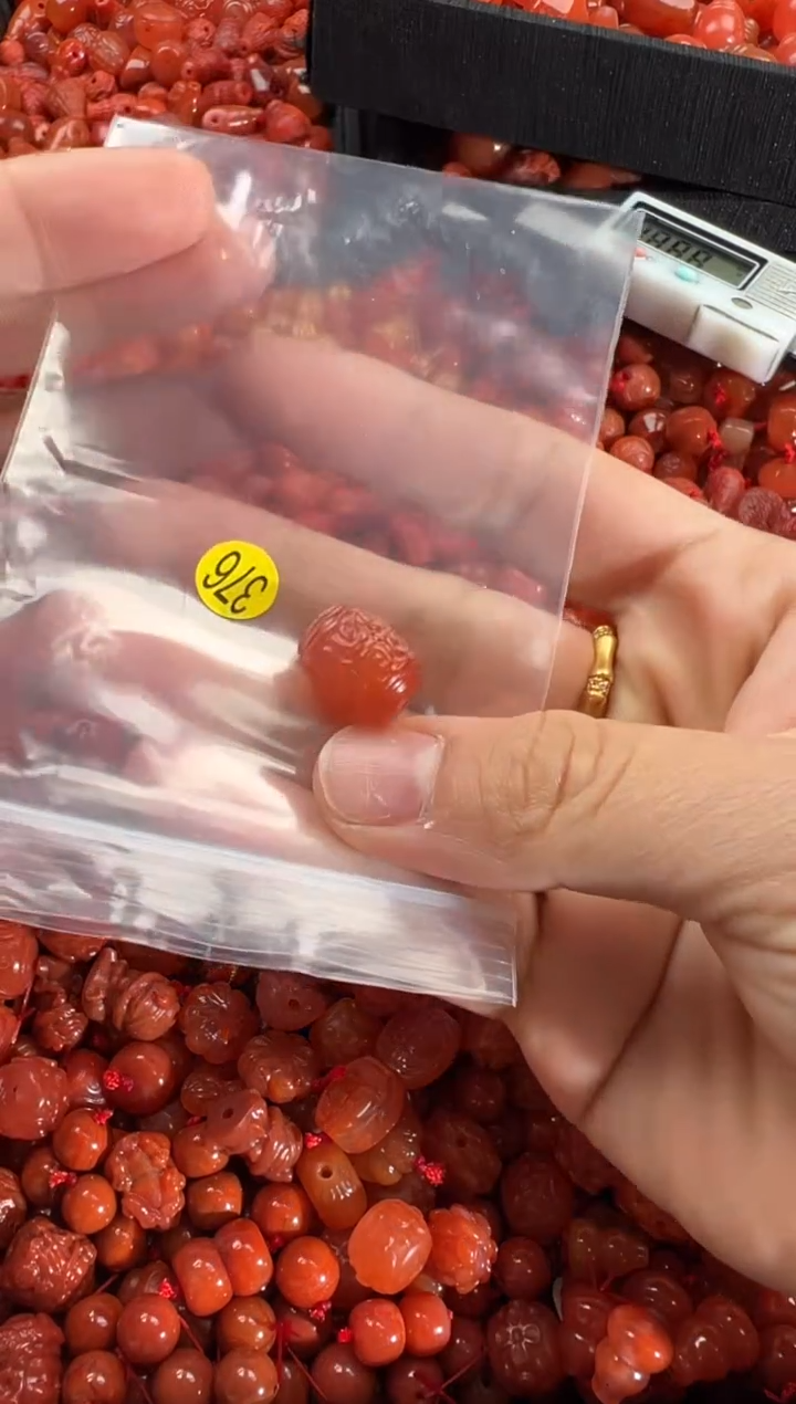 【闪购商品】南红玛瑙颈饰未镶嵌1